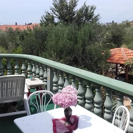 In With Sea View, Balcony, Air Conditioning, Wifi